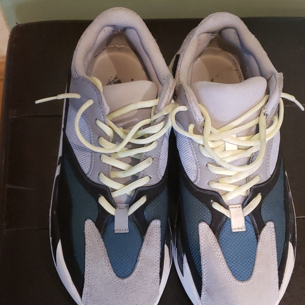 Yeezy Sneakers
